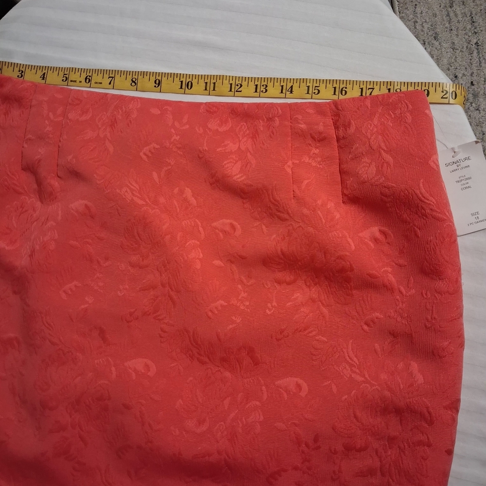 Coral Textured Two-Piece Skirt Suit with Belt Size 18 - Picture 8 of 11